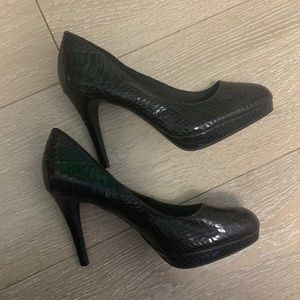 Christian Sirano brown snake skin heels size 6
